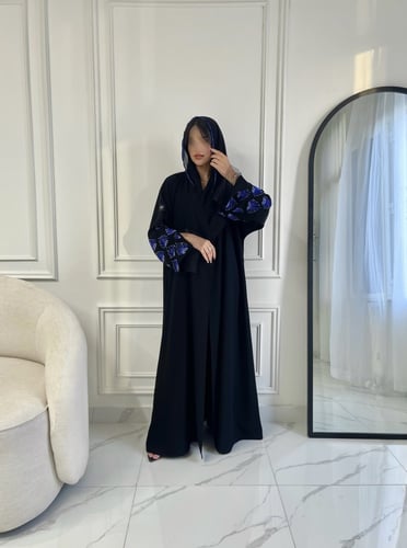 Z68 / قماش كريب لمياء وخرز ازرق