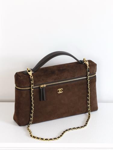 شنطة شانيل مخمل بني 29cm