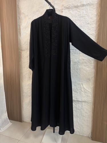 عباية ورد(اسود)تطريز اسود