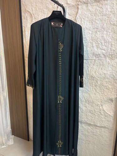 عباية “هيبة” – أسود & زيتي