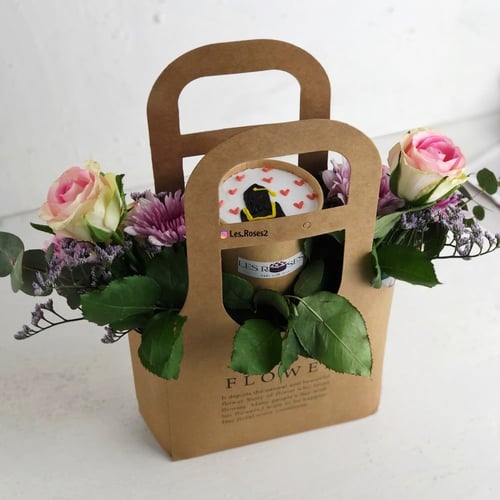 كوب كيك +سلة ورد