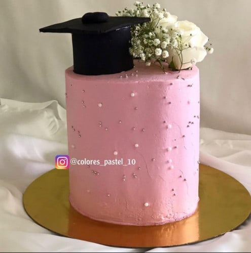 نيكد كيك كبير 6انش +قبعة تخرج+ورد