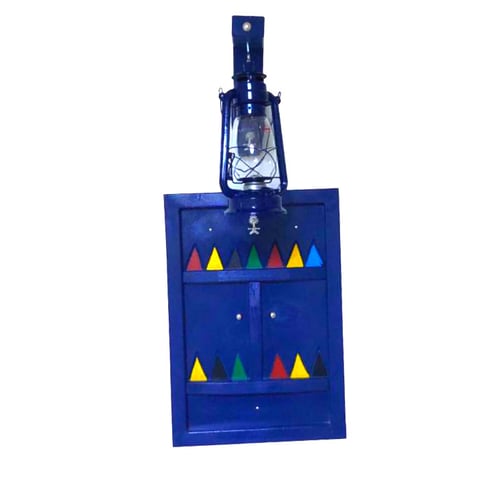 شباك تراثي أزرق غامق مع فانوس لازرق غامق مع قاعده...