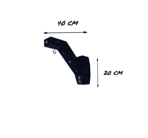 شباك بني غامق مع قاعدة فانوس بني غامق