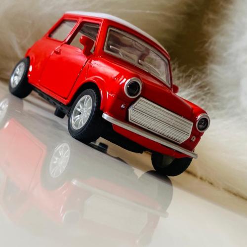 تحفة سيارة مستر بن الون أحمر