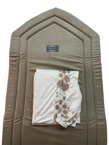 طقم مبطن تطريز - بني