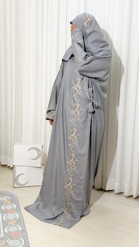 طقم صلاه مطرز كامل رصاصي