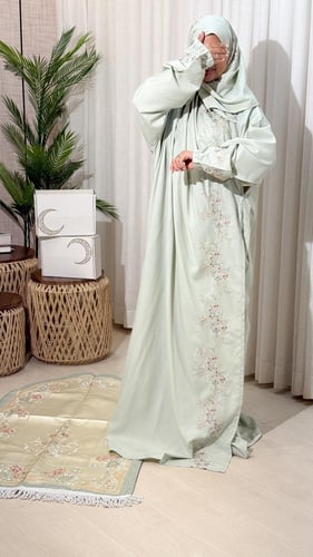 طقم صلاه مطرز كامل تيفاني