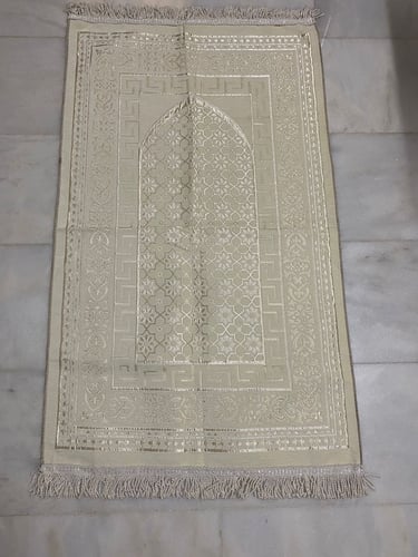 سجادة صلاة نقوش اسلامية - سكري