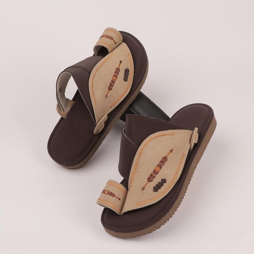 نعال شرقي مطرّز رجالي فاخر