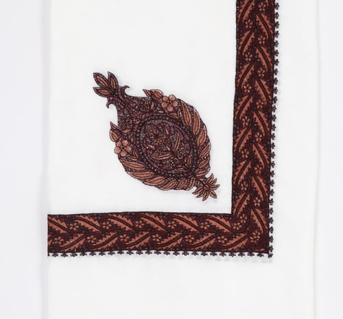 شال صوف ابيض ملون