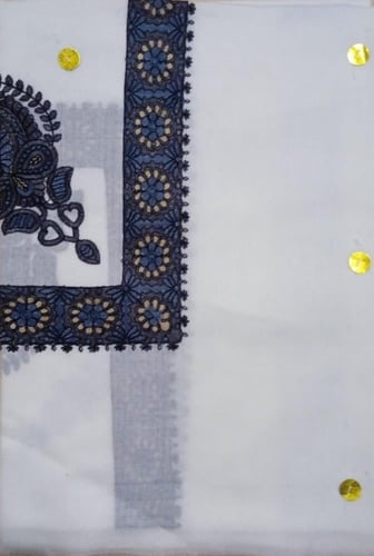 شال صوف ابيض ملون