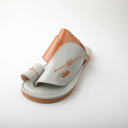 نعال شرقي مطرز