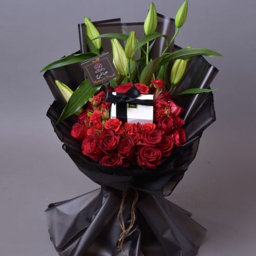 بوكيه روز أحمر مع باتشي