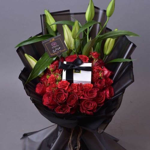 بوكيه روز أحمر مع باتشي