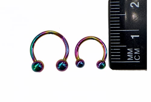 16g Metallic Horseshoe