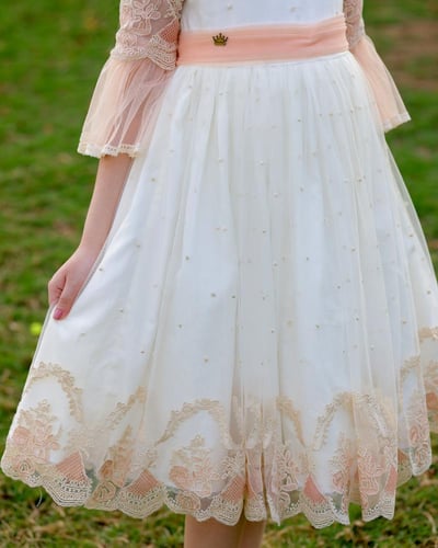 فستان دانتيل