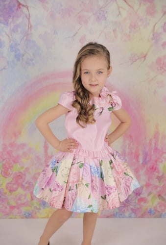 طقم الورود الوردي