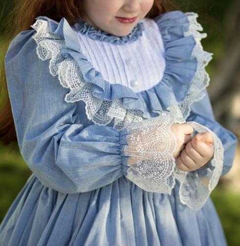 فستان السماوي الدانتيل