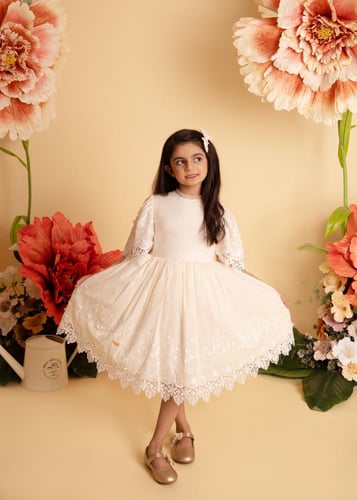 فستان اللؤلؤ