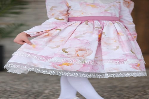 زهور الربيع دانتيل