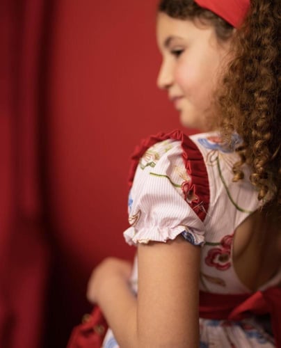 فستان بقماش مطرز