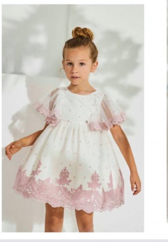 فستان مزين بدانتها وردي