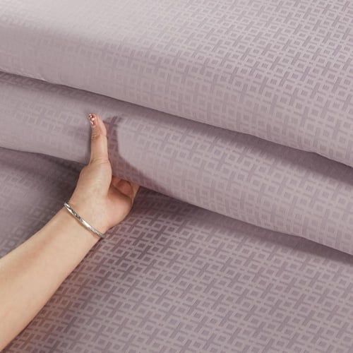 مفرش فندقي فاخر كوين ناعم 9 قطع – سولين Soline- لح...