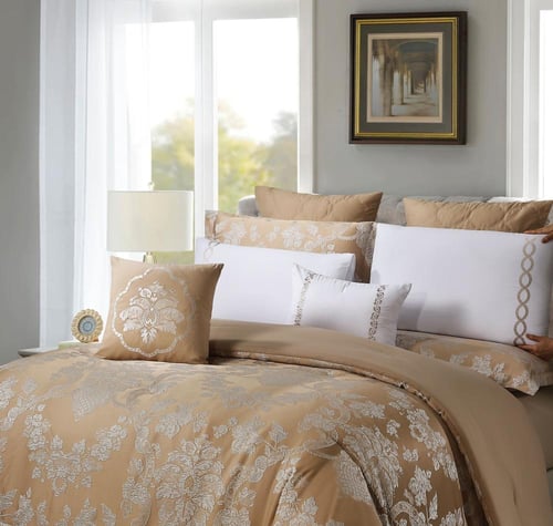 مفرش صيفي فاخر كوين جاكار مطرز 8 قطع – رومينا - بي...