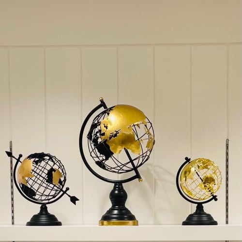 تحفة مكتب او زاوية مميزة لكرة ارضية حديد اسود وذهب...