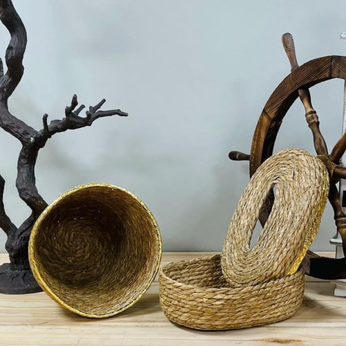 طقم سلة مهملات وعلبة مناديل كبيرة من ورق الموز او...