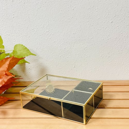 منظم اكسسورات ومجوهرات مستطيل مقسم ل3 اقسام قطيفة...