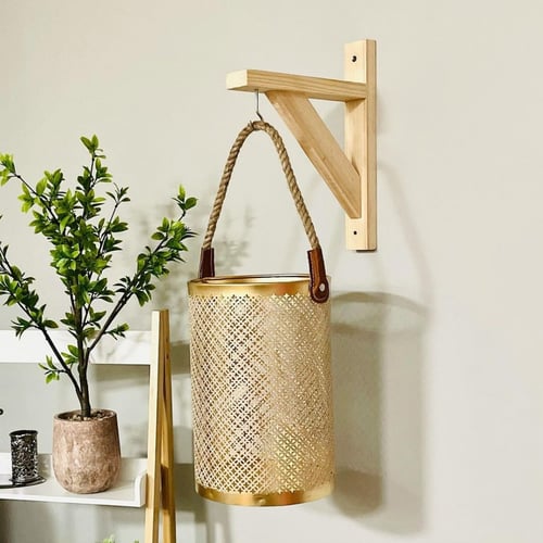 فانوس وسط سطل حديد هندي سكري وذهبي مفرغ بمسكة حبل...