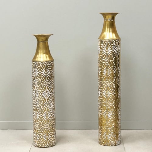 فازة حديد ذهبي صغيرة