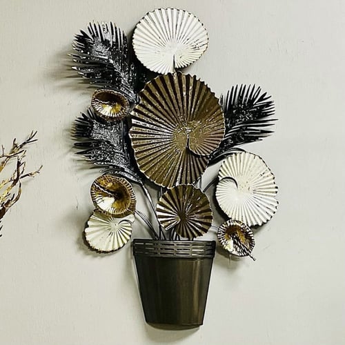 لوحة جدارية حديد ملون بشكل مركن زرع و ورد