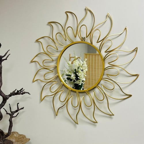 مرايا انتيك باطار حديد ذهبي بشكل شمس متوهجة منتظمة