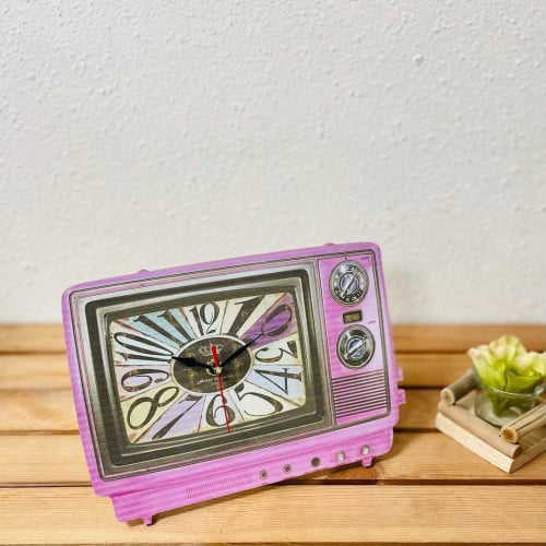 ساعة مكتب خشبية بشكل تلفزيون زهري تعمل عالبطارية