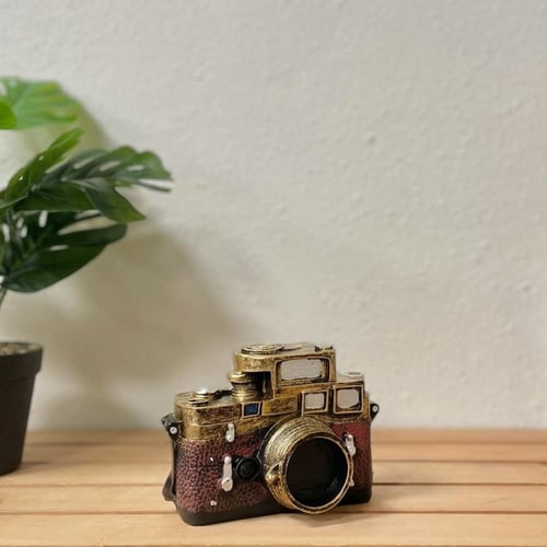 ساعة مكتب بشكل كاميرا سيراميك عودي وذهبي انتيك