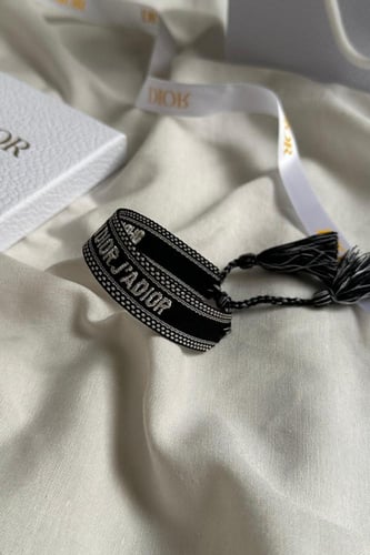 اسوارة ديور