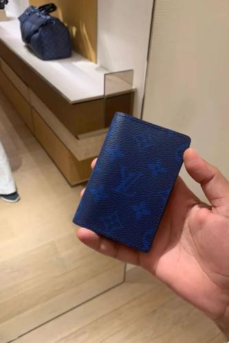 بوك لويس فتون الازرق مع امكانيه النحت