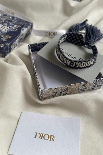 اسوارة ديور الخيط