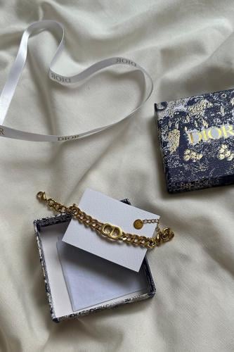 اسواره ديور