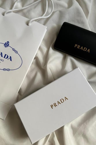 نظارة برادا