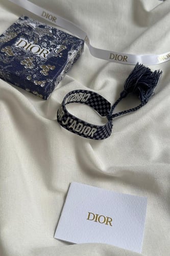 اسوارة ديور الخيط