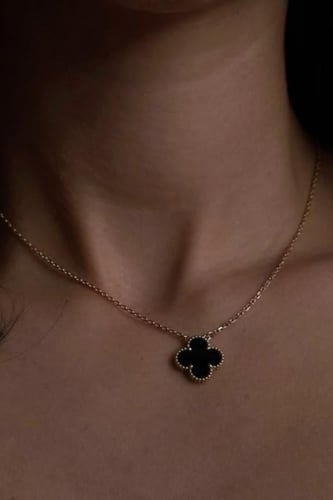 سلسال فان كليف الاسود