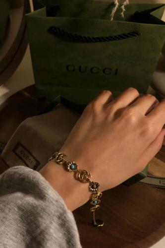 اسواره قوتشي ذهبي