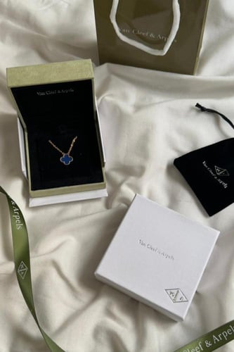 سلسال فان كليف الازرق