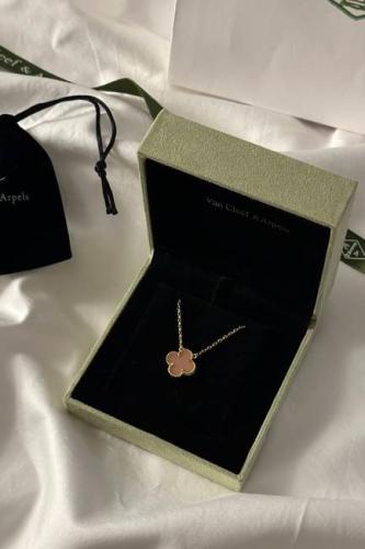 سلسال فان كليف الوردي