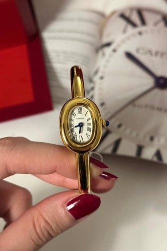 ساعة كارتيه جديد نسائيه ذهبي ماستر