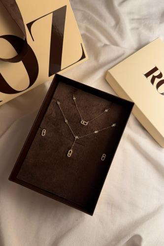 سلسال مع حلق ناعم من روز